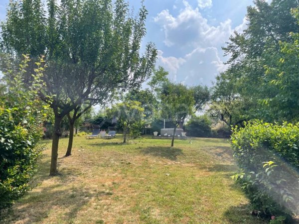 casa indipendente in vendita a Desenzano del Garda