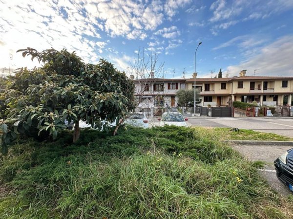 casa indipendente in vendita a Desenzano del Garda