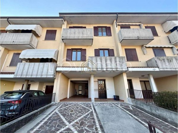 casa indipendente in vendita a Desenzano del Garda