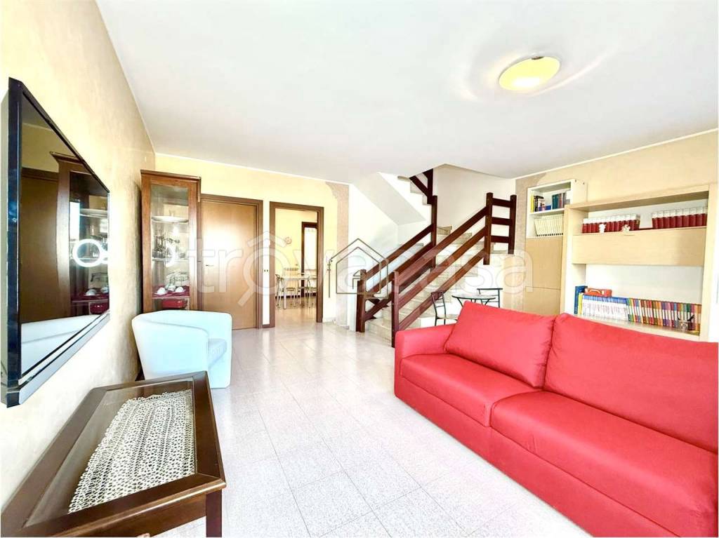 casa indipendente in vendita a Desenzano del Garda