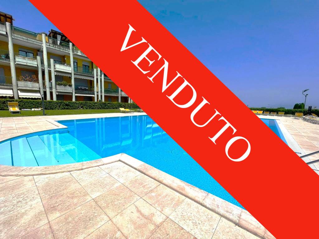 appartamento in vendita a Desenzano del Garda in zona Rivoltella