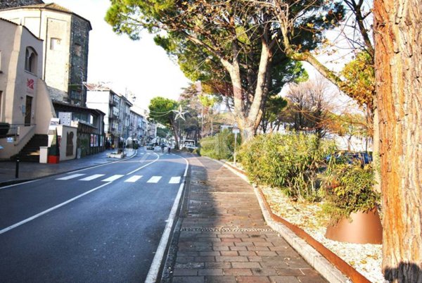 negozio in vendita a Desenzano del Garda