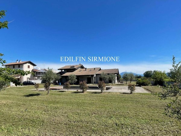 casa indipendente in vendita a Desenzano del Garda