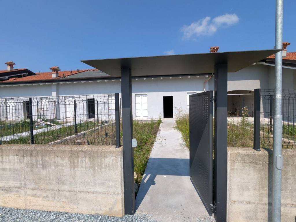 casa indipendente in vendita a Desenzano del Garda in zona Rivoltella