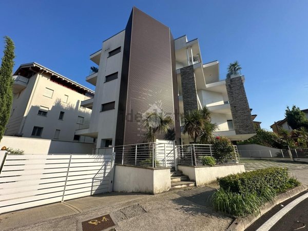 appartamento in vendita a Desenzano del Garda