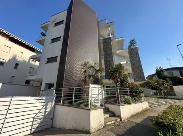 appartamento in vendita a Desenzano del Garda