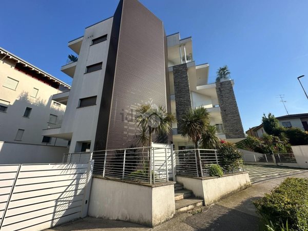 appartamento in vendita a Desenzano del Garda