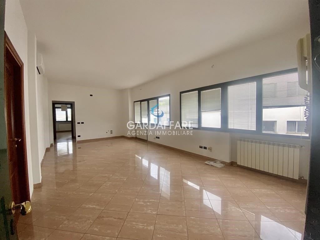 appartamento in vendita a Desenzano del Garda in zona Rivoltella