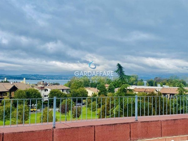 appartamento in vendita a Desenzano del Garda in zona Rivoltella