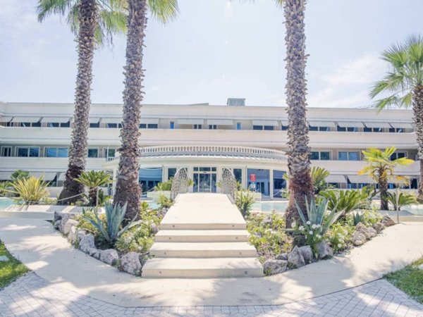 appartamento in vendita a Desenzano del Garda in zona Rivoltella