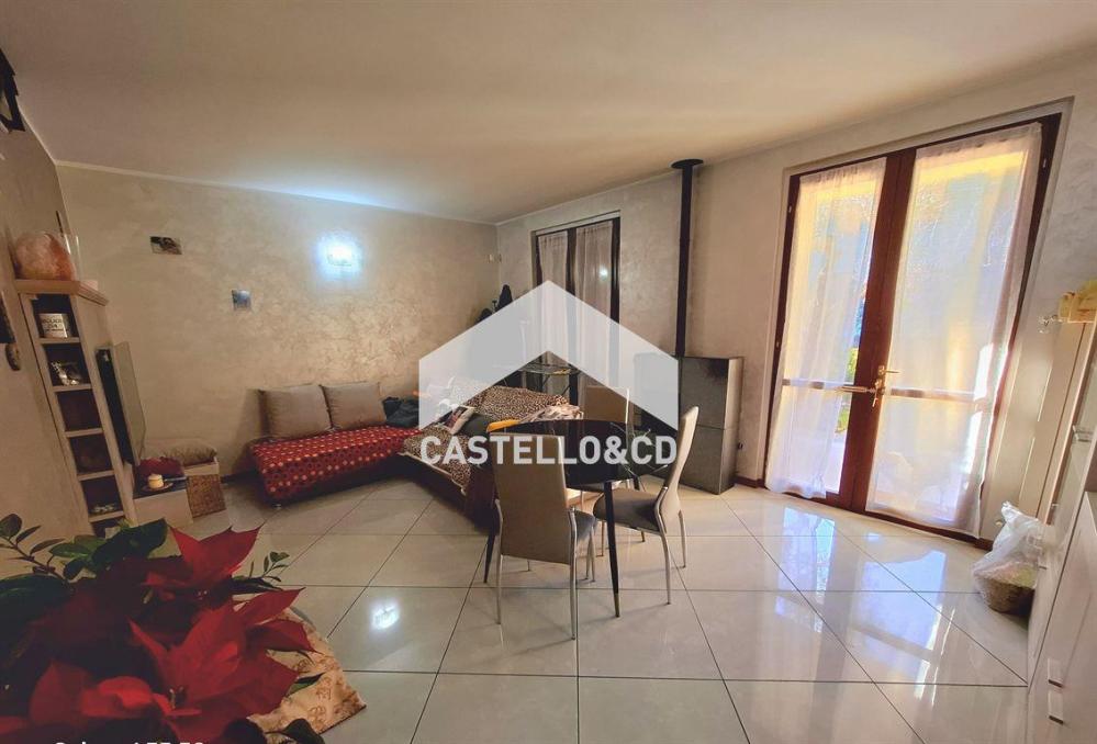 casa indipendente in vendita a Desenzano del Garda in zona Rivoltella