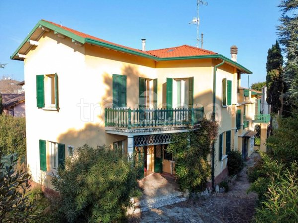 casa indipendente in vendita a Desenzano del Garda