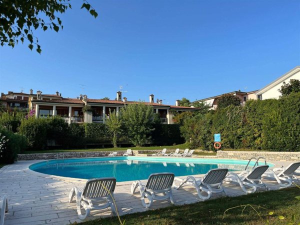 casa indipendente in vendita a Desenzano del Garda