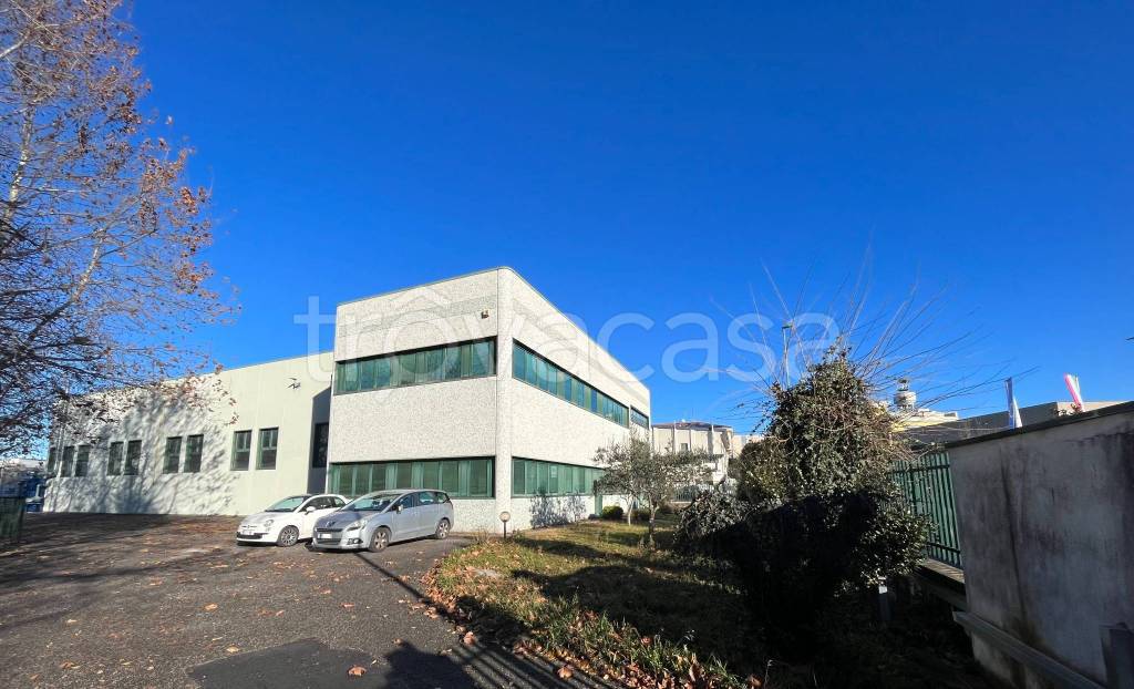 locale commerciale in vendita a Desenzano del Garda