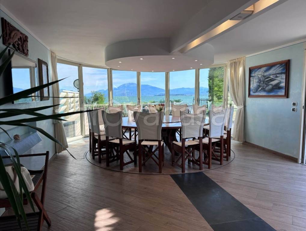 casa indipendente in vendita a Desenzano del Garda