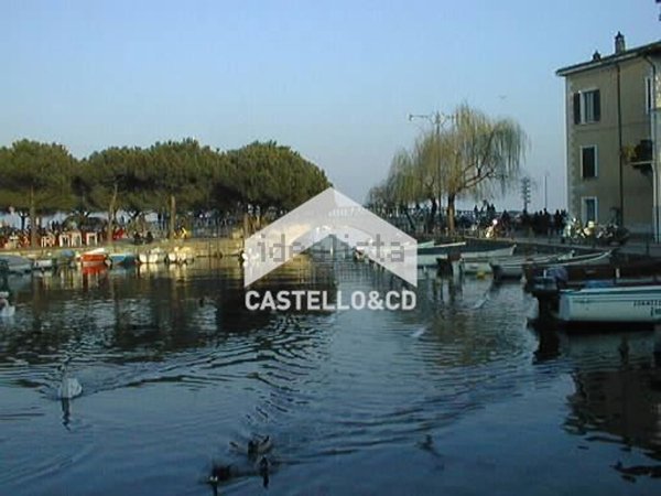 casa indipendente in vendita a Desenzano del Garda
