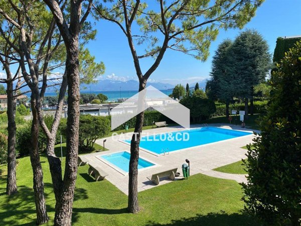 appartamento in vendita a Desenzano del Garda in zona Rivoltella
