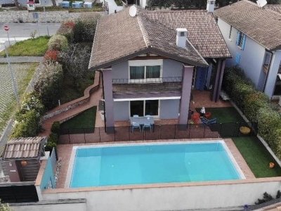 casa indipendente in vendita a Desenzano del Garda