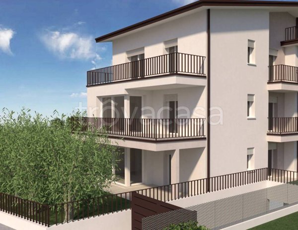 appartamento in vendita a Desenzano del Garda in zona Rivoltella