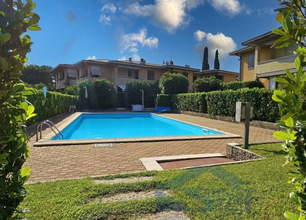 appartamento in vendita a Desenzano del Garda in zona Rivoltella