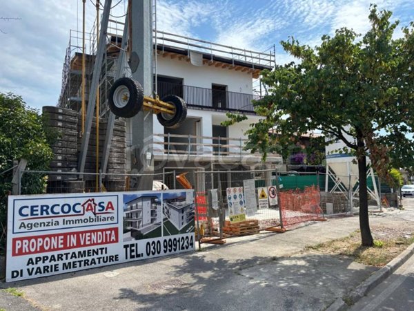 appartamento in vendita a Desenzano del Garda in zona Rivoltella