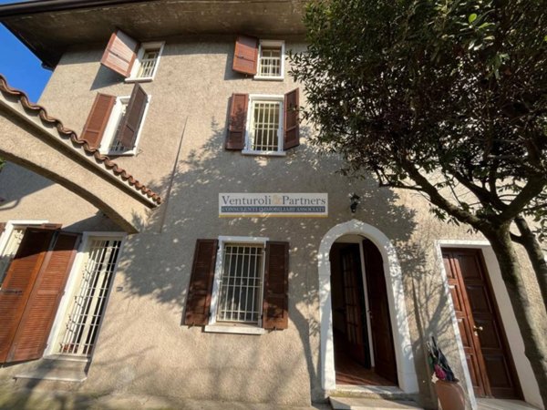 casa indipendente in vendita a Desenzano del Garda