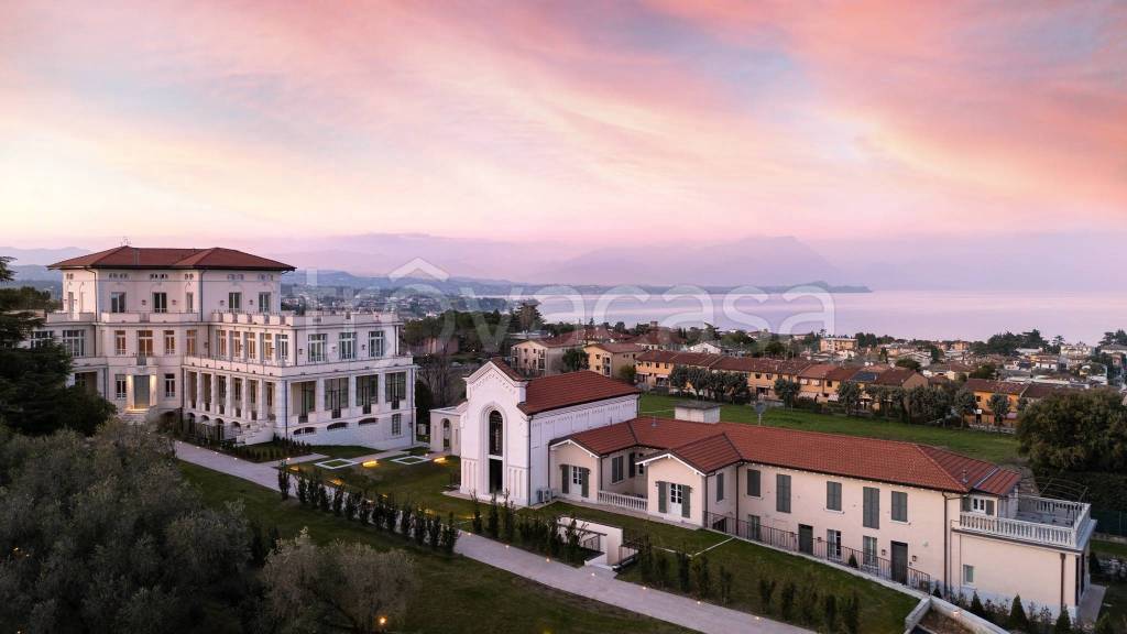 appartamento in vendita a Desenzano del Garda