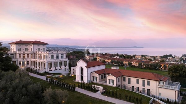 appartamento in vendita a Desenzano del Garda