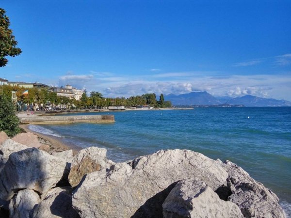 negozio in vendita a Desenzano del Garda