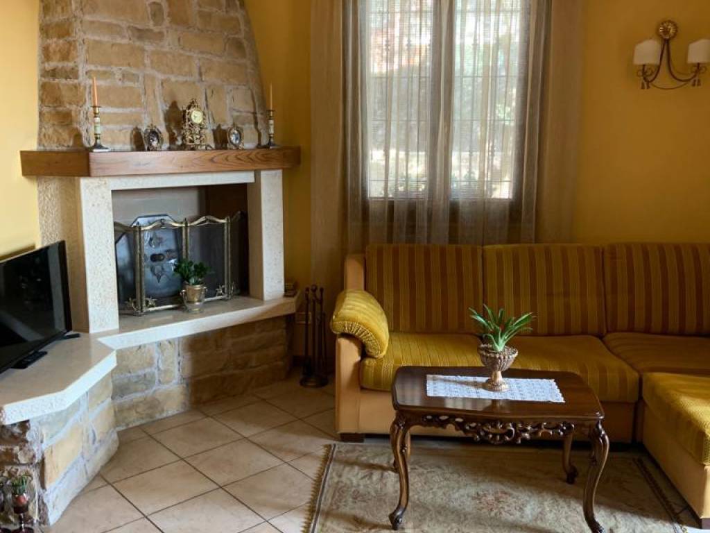 casa indipendente in vendita a Desenzano del Garda