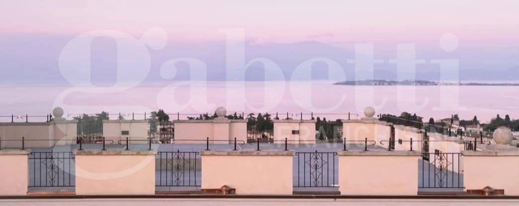 appartamento in vendita a Desenzano del Garda