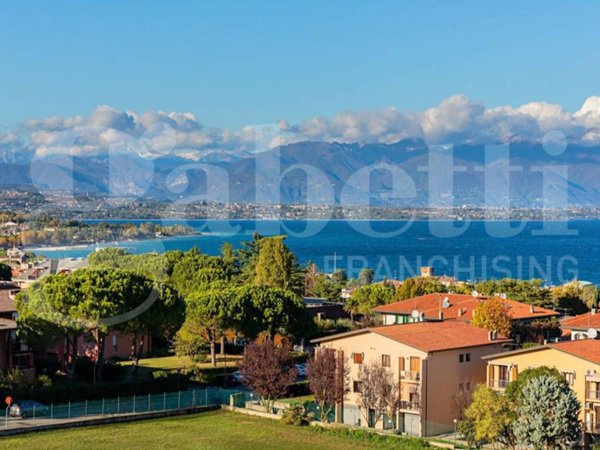 appartamento in vendita a Desenzano del Garda
