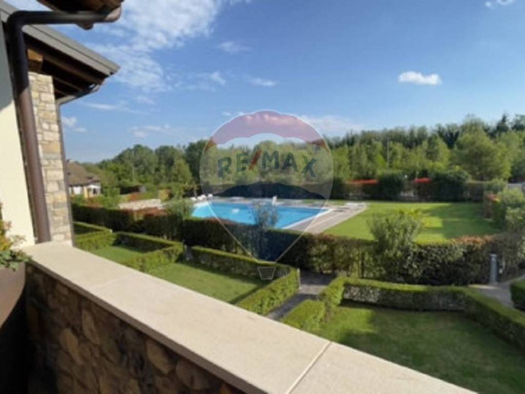 appartamento in vendita a Desenzano del Garda in zona Rivoltella