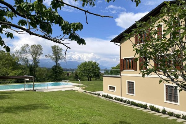appartamento in vendita a Desenzano del Garda