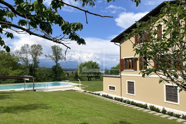 appartamento in vendita a Desenzano del Garda
