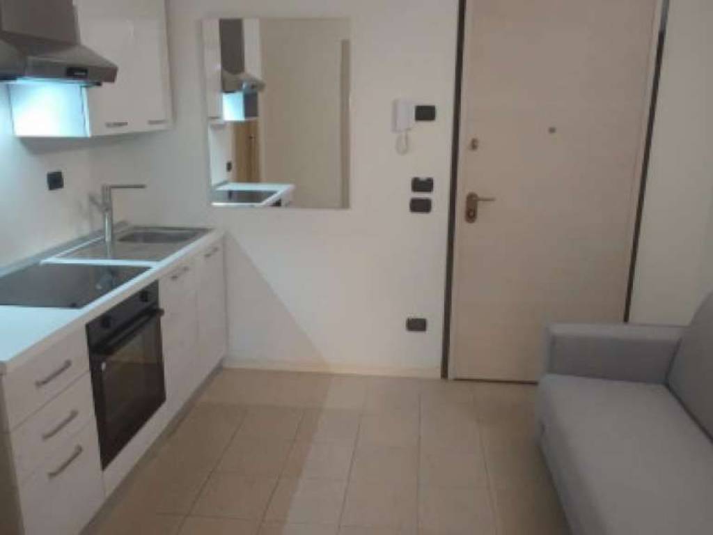 appartamento in vendita a Desenzano del Garda in zona Rivoltella