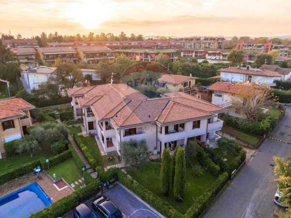appartamento in vendita a Desenzano del Garda in zona Rivoltella