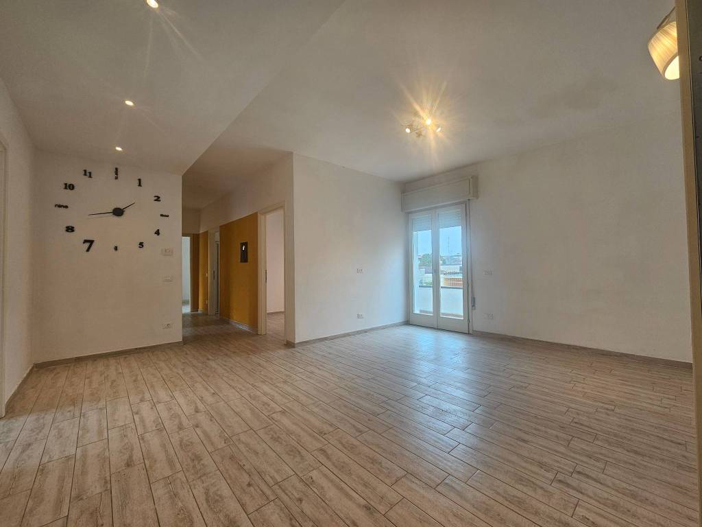 appartamento in vendita a Desenzano del Garda in zona Rivoltella
