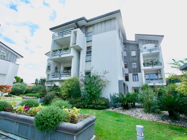 appartamento in vendita a Desenzano del Garda