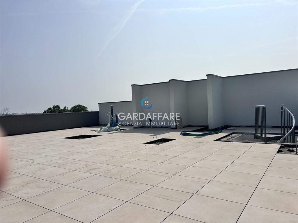 appartamento in vendita a Desenzano del Garda in zona Rivoltella