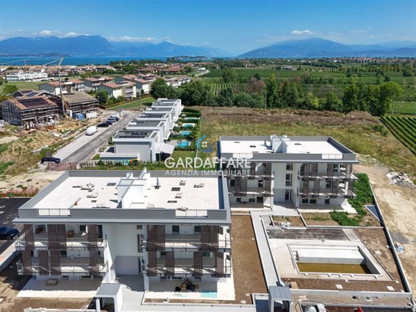 appartamento in vendita a Desenzano del Garda in zona Rivoltella