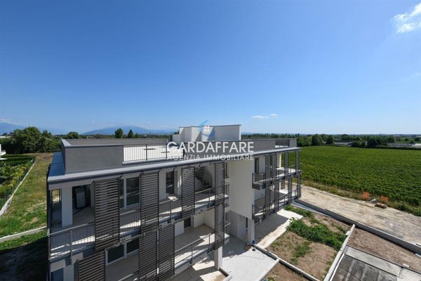 appartamento in vendita a Desenzano del Garda in zona Rivoltella