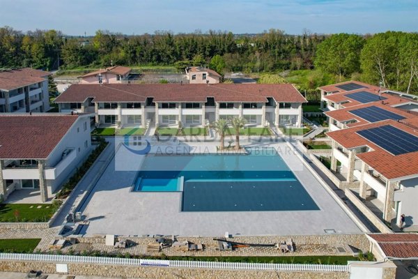 appartamento in vendita a Desenzano del Garda in zona Rivoltella