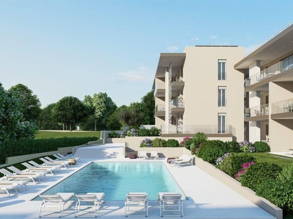 appartamento in vendita a Desenzano del Garda in zona Rivoltella