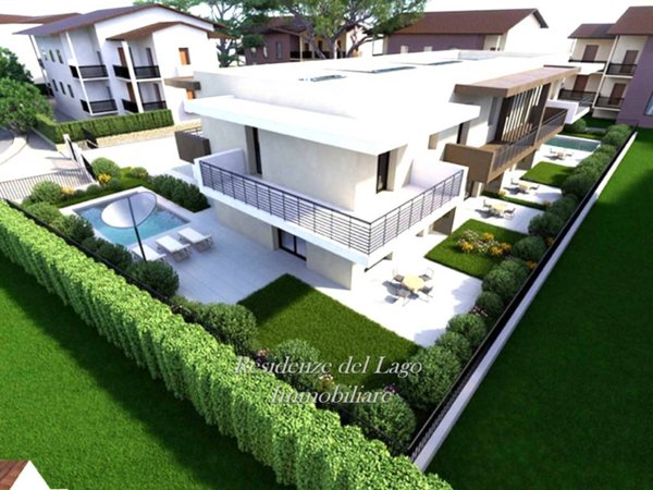 casa indipendente in vendita a Desenzano del Garda in zona Rivoltella