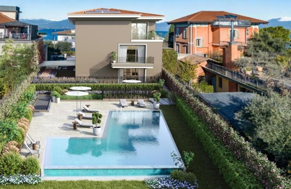 appartamento in vendita a Desenzano del Garda in zona Rivoltella