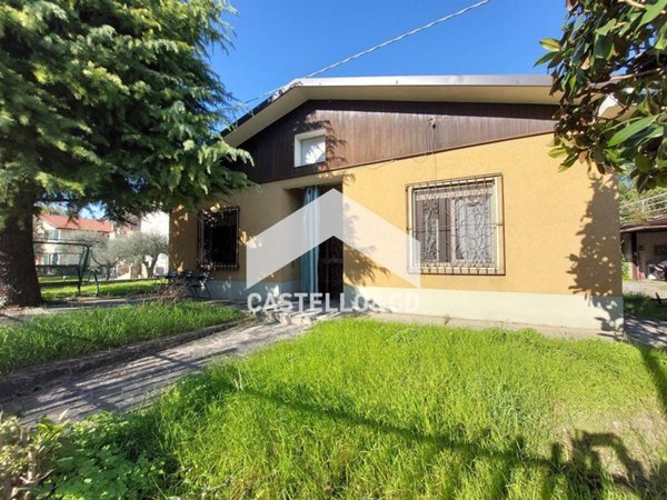 casa indipendente in vendita a Desenzano del Garda