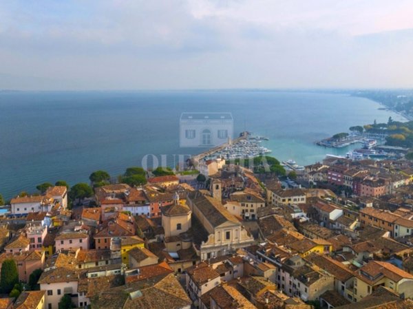 appartamento in vendita a Desenzano del Garda