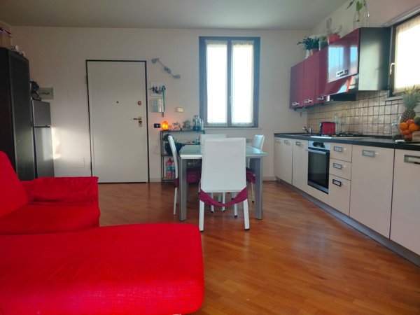 appartamento in vendita a Desenzano del Garda in zona Vaccarolo