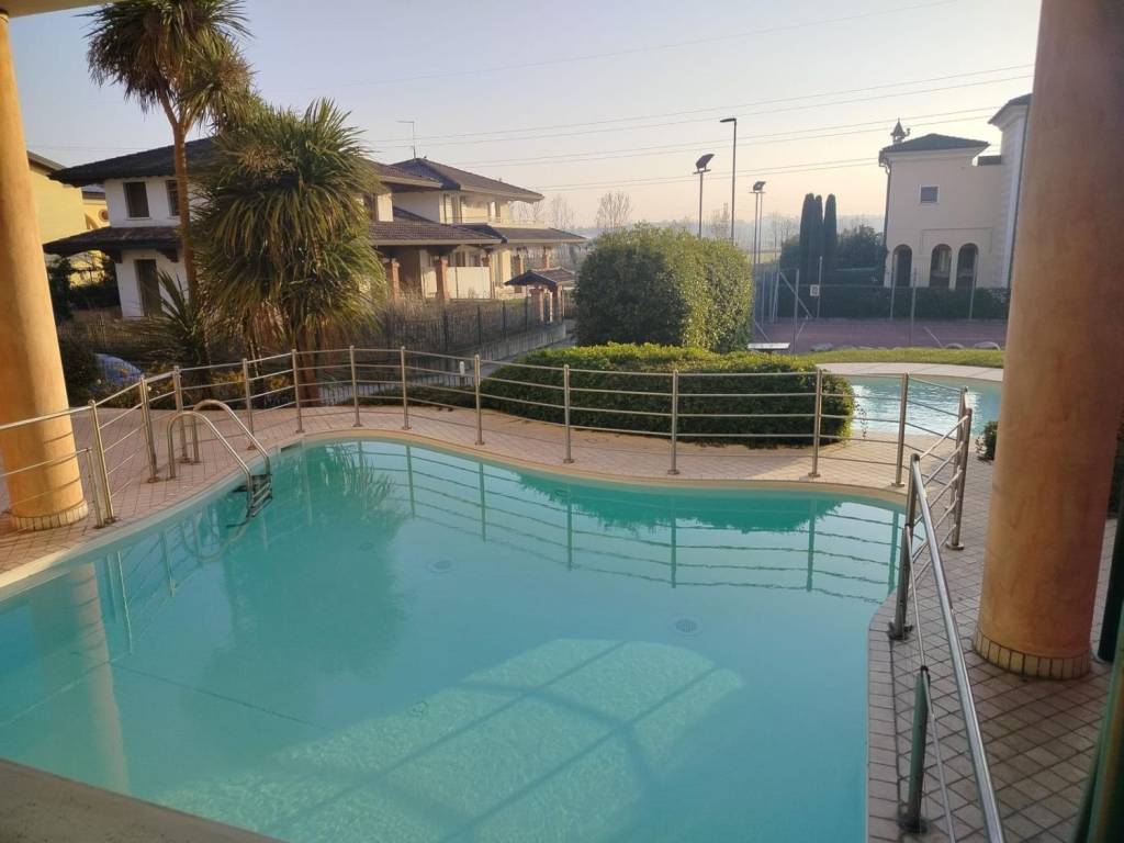 appartamento in vendita a Desenzano del Garda in zona Vaccarolo